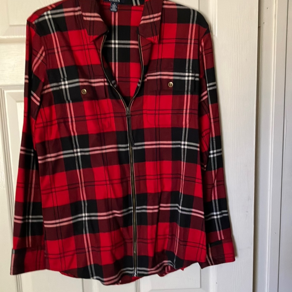 CHAPS, Size M, Red and Black front Zipper 100% cotton flannel